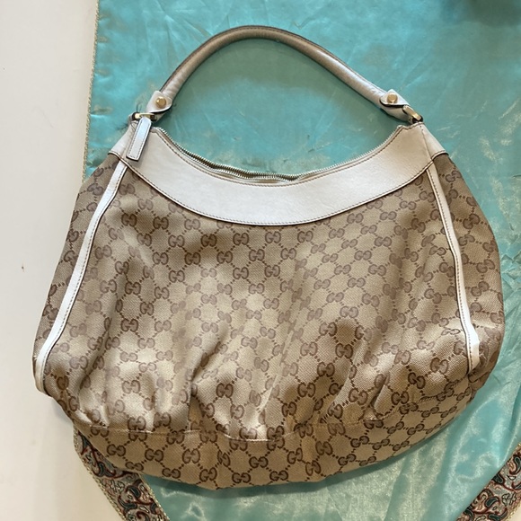 Gucci - Picture 2 of 8